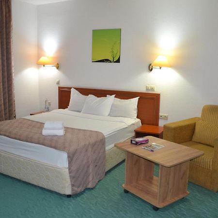 Atyraū Tengri Hotel מראה חיצוני תמונה