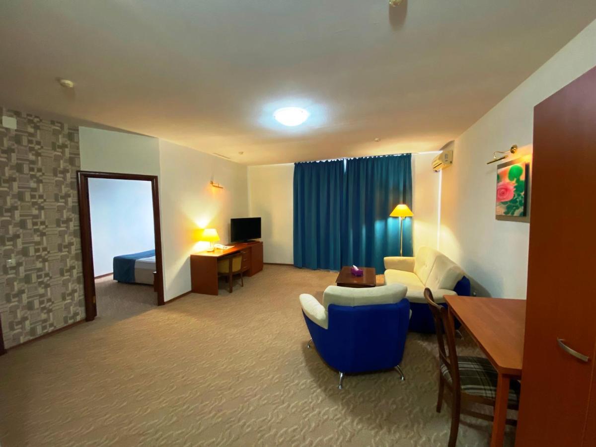Atyraū Tengri Hotel מראה חיצוני תמונה