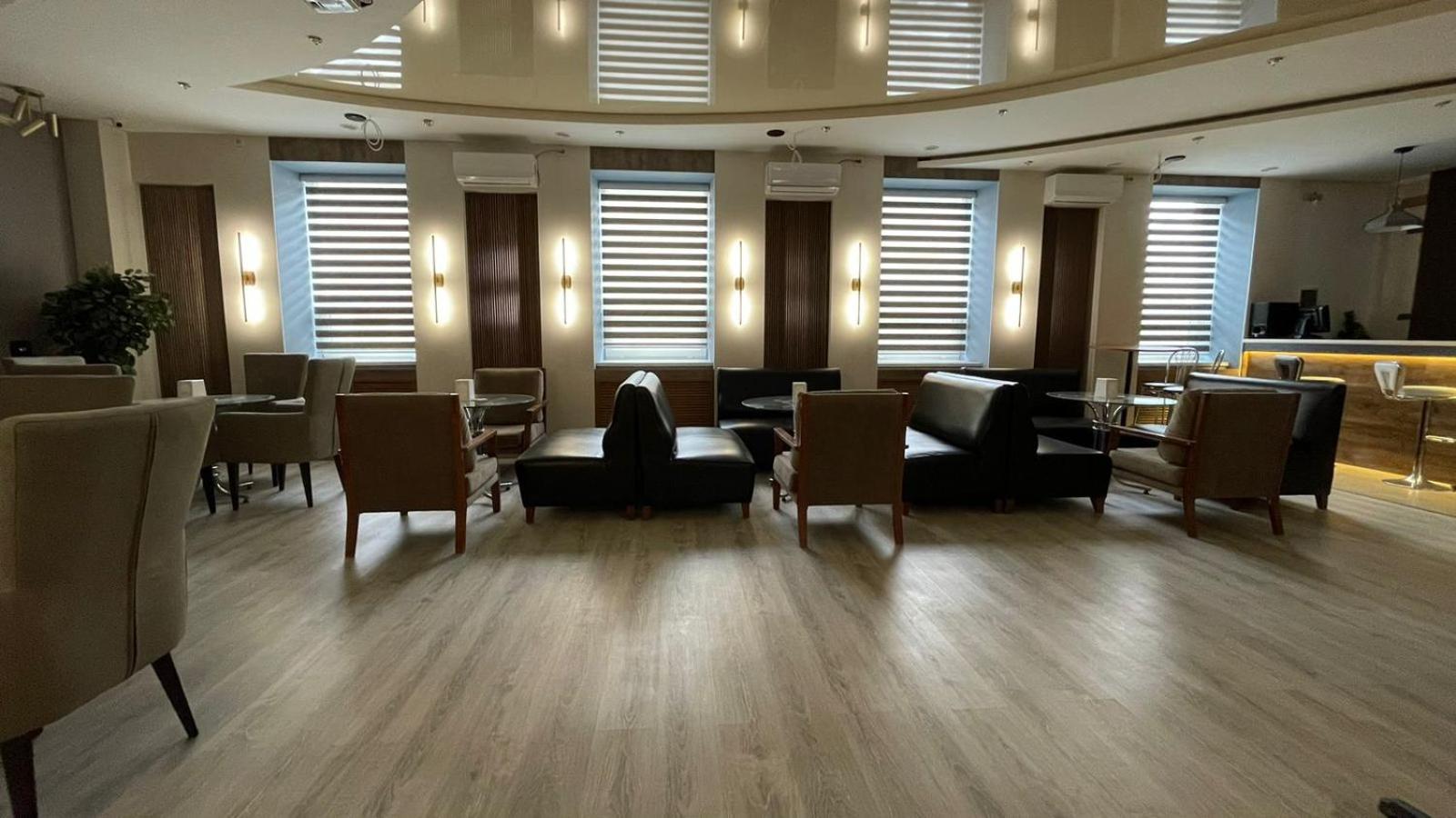 Atyraū Tengri Hotel מראה חיצוני תמונה
