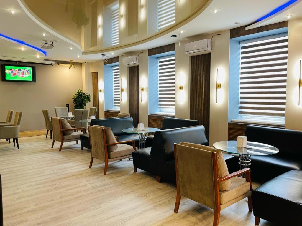 Atyraū Tengri Hotel מראה חיצוני תמונה