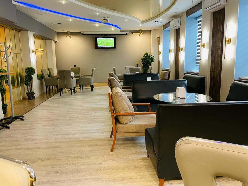 Atyraū Tengri Hotel מראה חיצוני תמונה