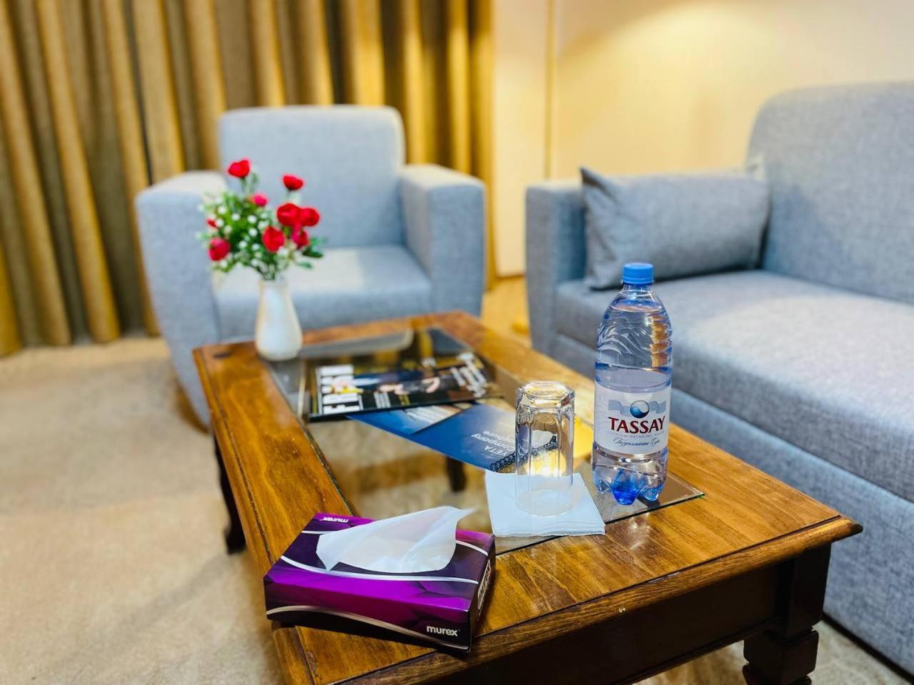 Atyraū Tengri Hotel מראה חיצוני תמונה