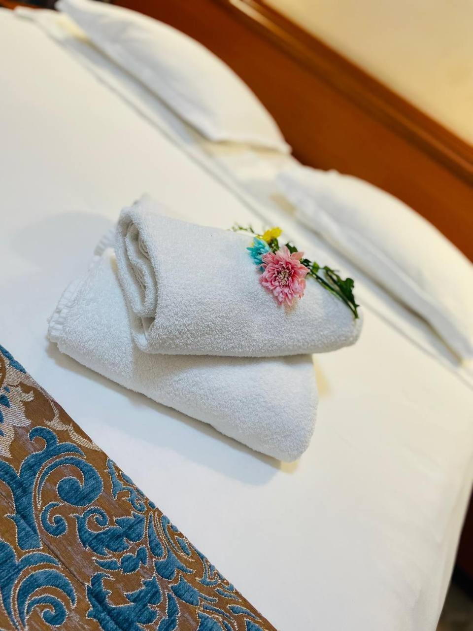 Atyraū Tengri Hotel מראה חיצוני תמונה