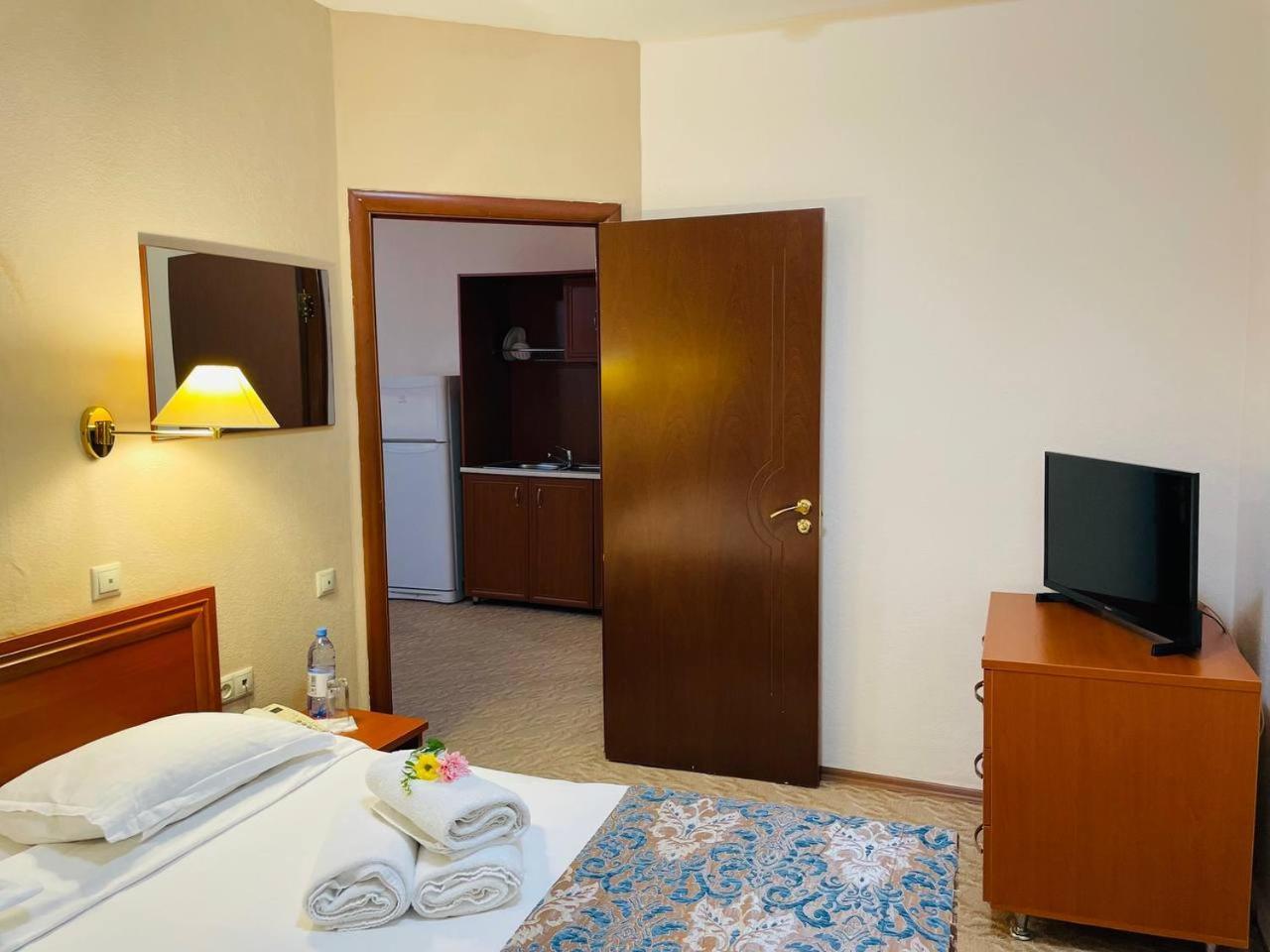 Atyraū Tengri Hotel מראה חיצוני תמונה