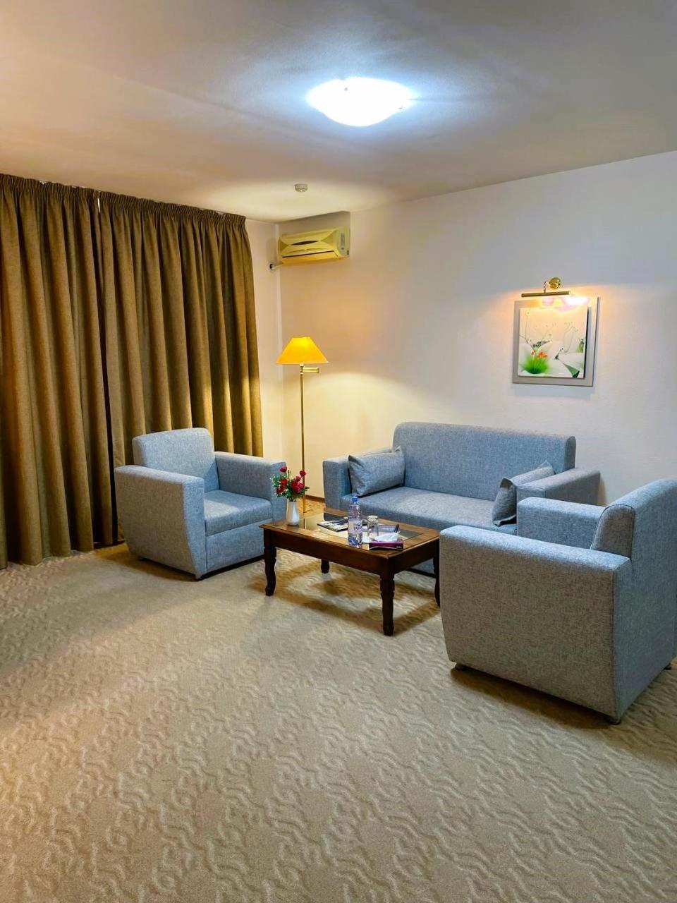 Atyraū Tengri Hotel מראה חיצוני תמונה