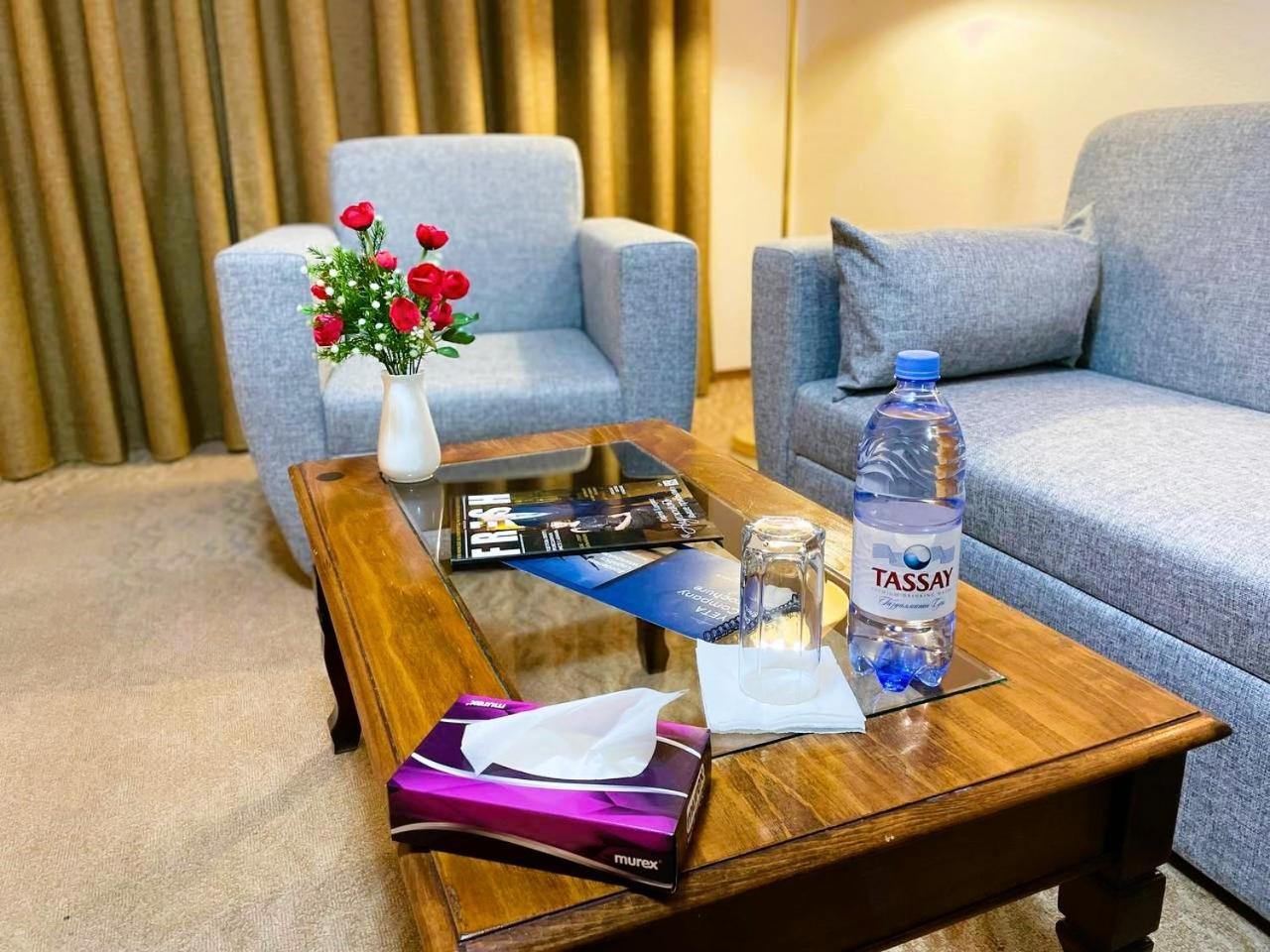 Atyraū Tengri Hotel מראה חיצוני תמונה