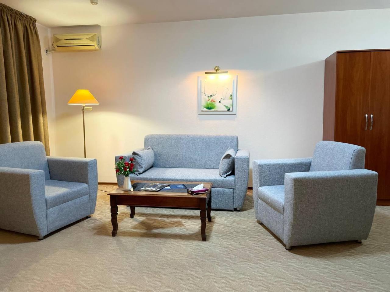Atyraū Tengri Hotel מראה חיצוני תמונה