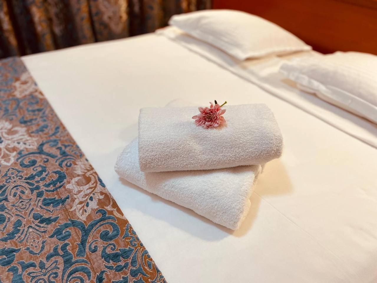 Atyraū Tengri Hotel מראה חיצוני תמונה